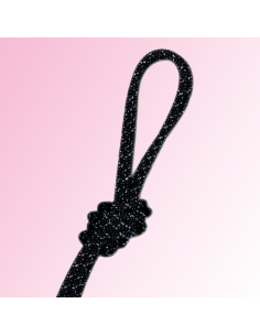 Negra con láminas de plata